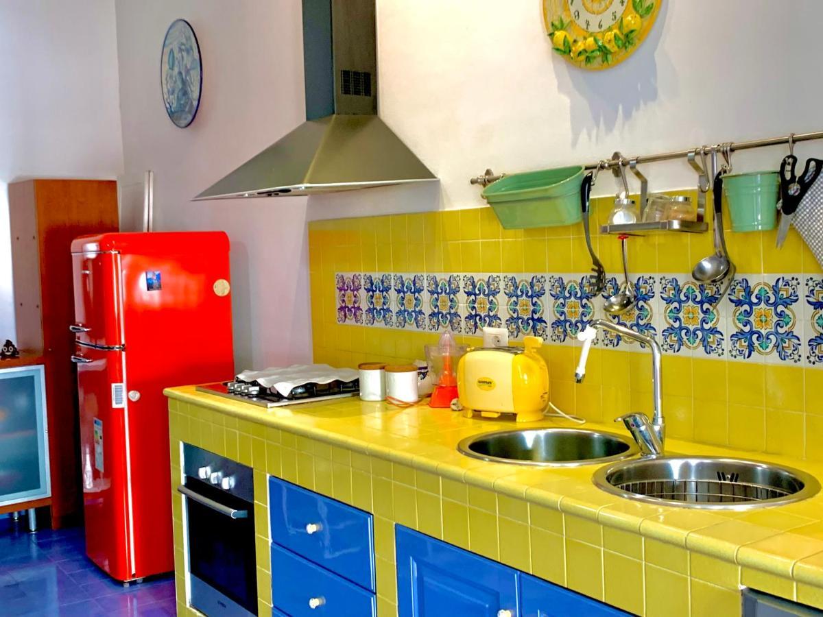 La Finestra Sul Duomo, Amalfi Coast Apartment Vietri Bagian luar foto
