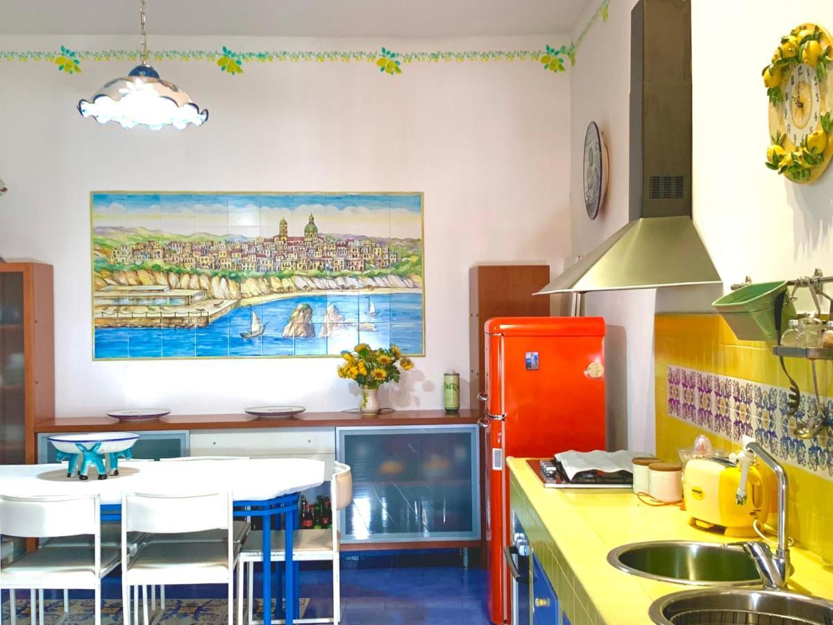 La Finestra Sul Duomo, Amalfi Coast Apartment Vietri Bagian luar foto