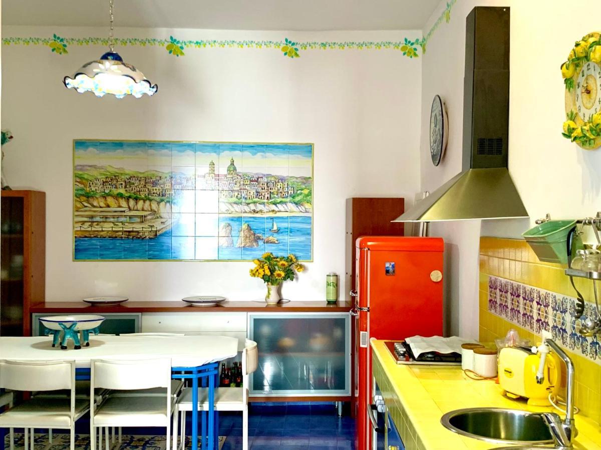 La Finestra Sul Duomo, Amalfi Coast Apartment Vietri Bagian luar foto