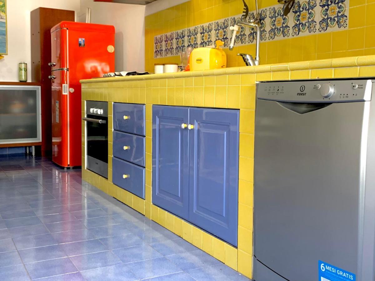 La Finestra Sul Duomo, Amalfi Coast Apartment Vietri Bagian luar foto