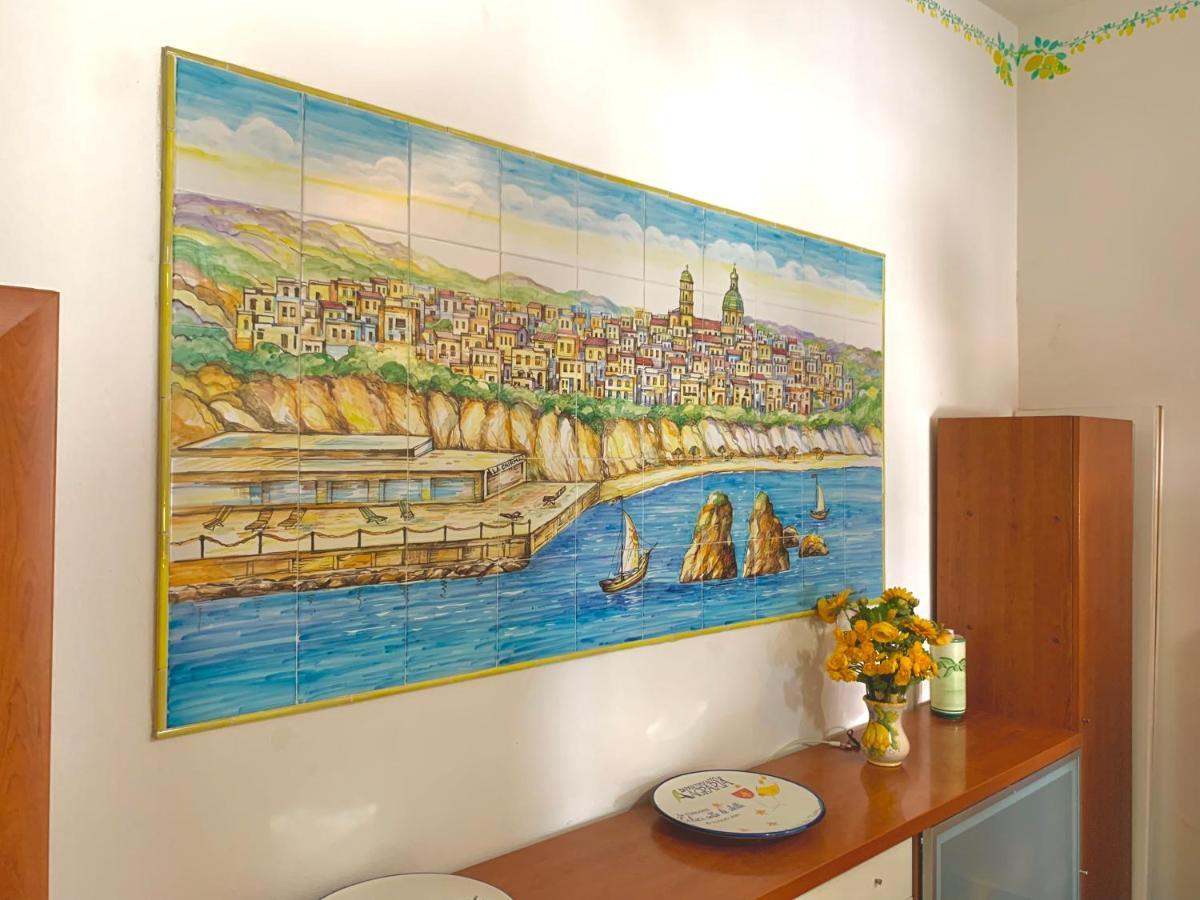 La Finestra Sul Duomo, Amalfi Coast Apartment Vietri Bagian luar foto