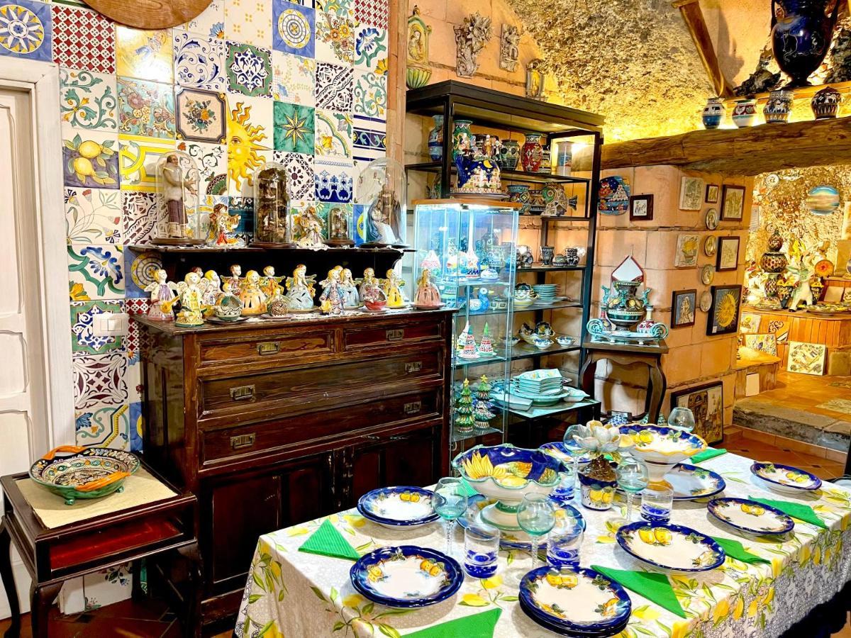 La Finestra Sul Duomo, Amalfi Coast Apartment Vietri Bagian luar foto