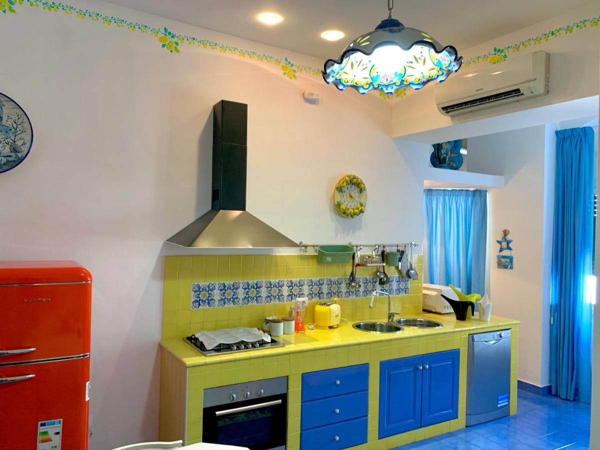 La Finestra Sul Duomo, Amalfi Coast Apartment Vietri Bagian luar foto