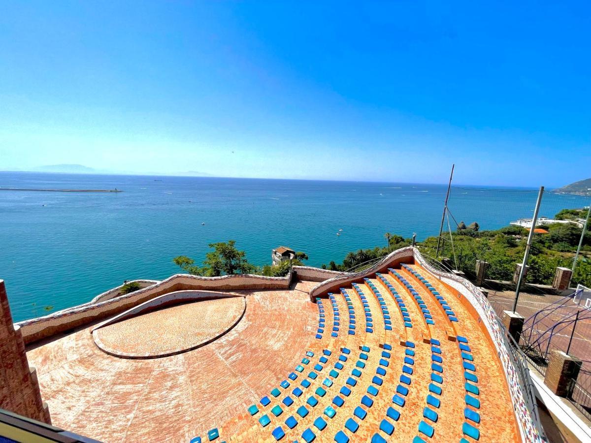 La Finestra Sul Duomo, Amalfi Coast Apartment Vietri Bagian luar foto