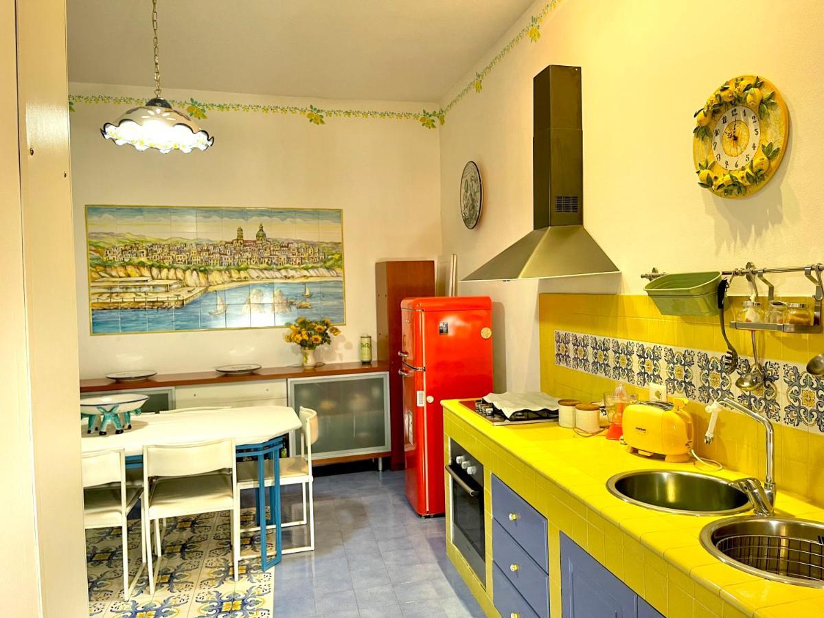 La Finestra Sul Duomo, Amalfi Coast Apartment Vietri Bagian luar foto