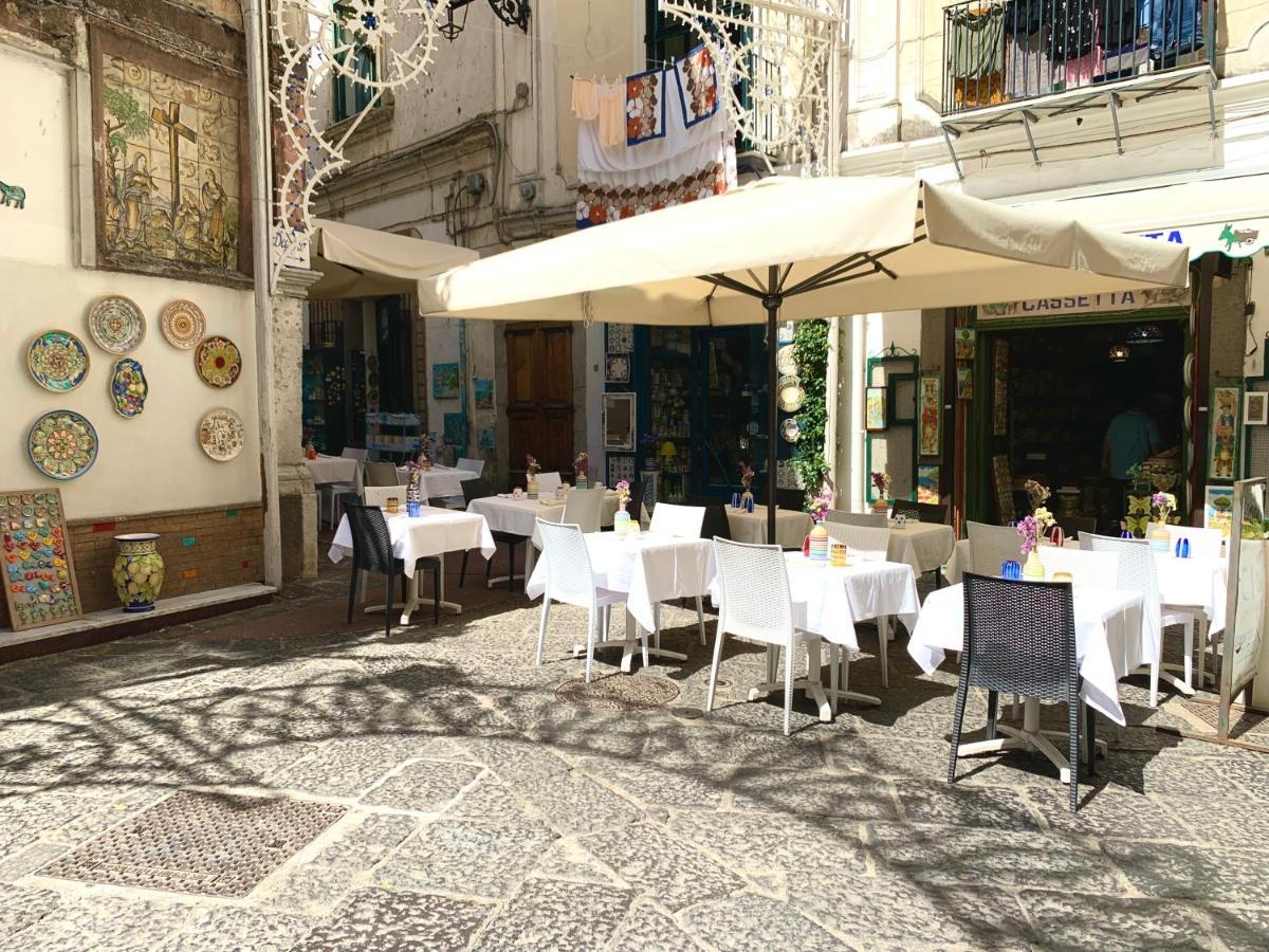 La Finestra Sul Duomo, Amalfi Coast Apartment Vietri Bagian luar foto