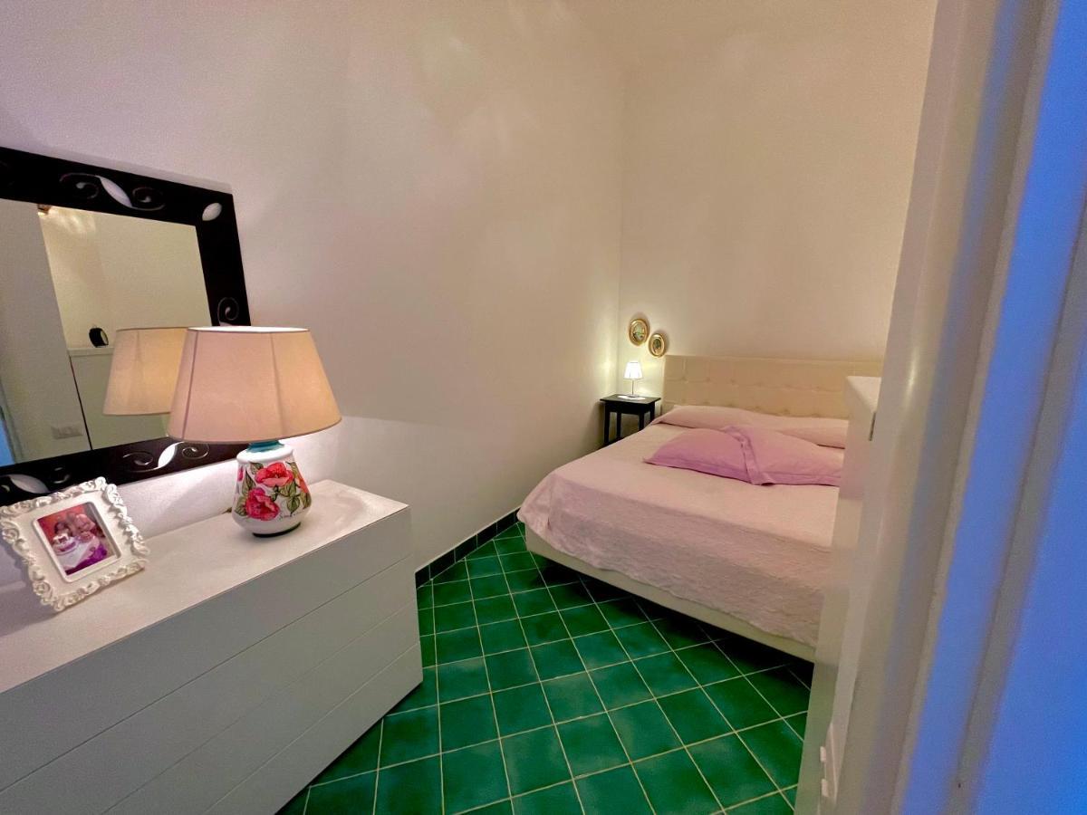 La Finestra Sul Duomo, Amalfi Coast Apartment Vietri Bagian luar foto